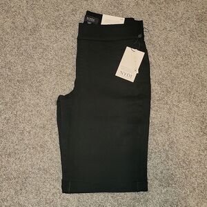 NYDJ Black Pull On Denim Stretch Lift Tuck Technology Stretch Shorts New Size 00